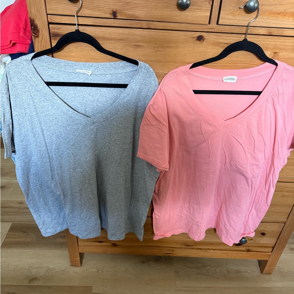 Bundle of Two Loanna Relaxed Gray and Pink Short Sleeve Tees
